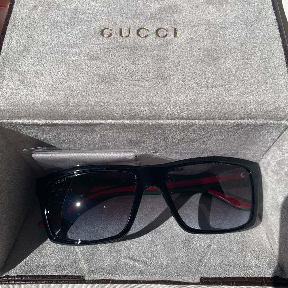 NEVER WORN! Gucci Sunglasses
